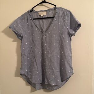 🛑LAST CHANCE🛑Cloth & Stone blue and white blouse size Small